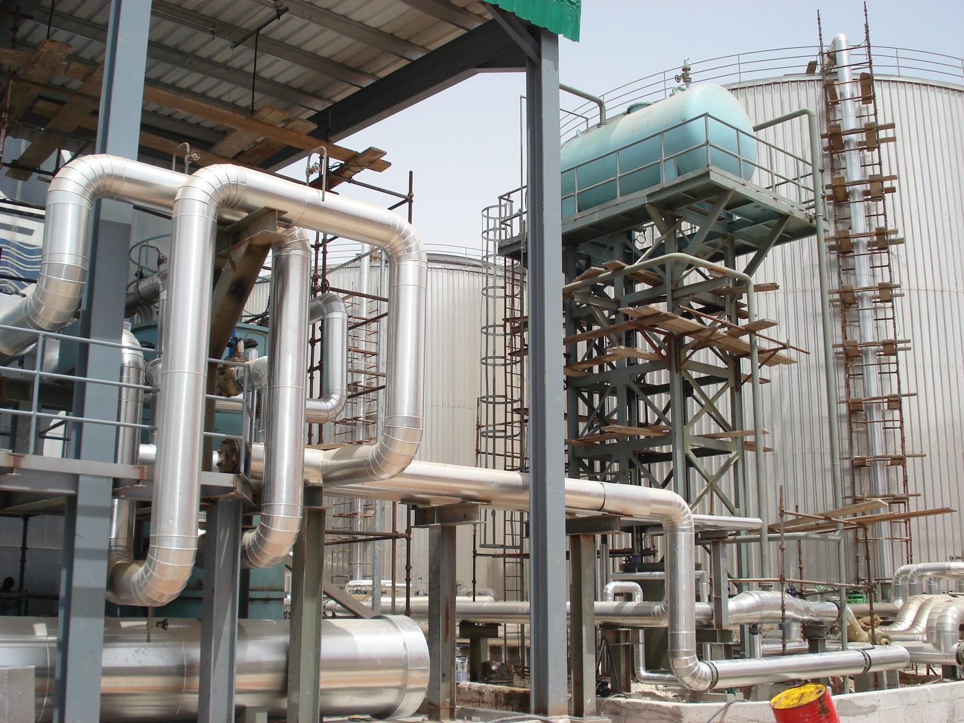 Piping works (Bitumen tanks)